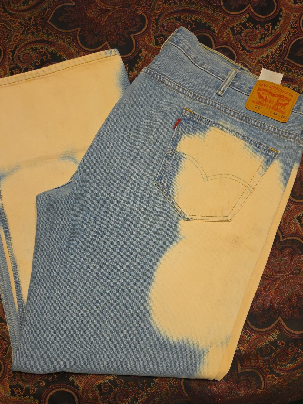 Levi's Men's Two-Tone Light Blue and Cream Relaxed Jeans